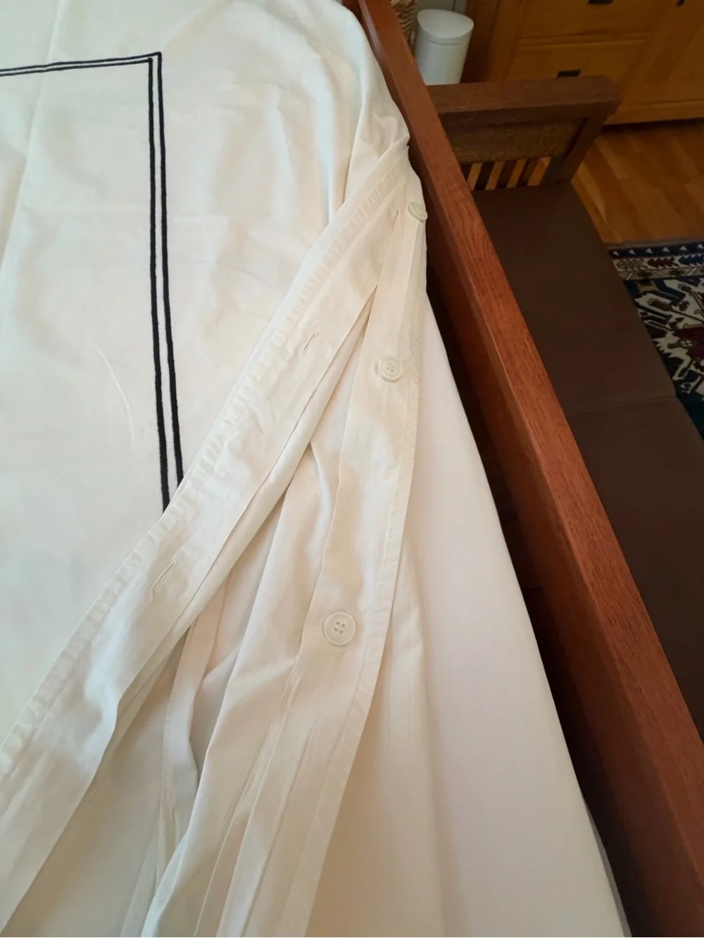Restoration Hardware GUC Full Size White Duvet Cover with Navy Double-Line Borde